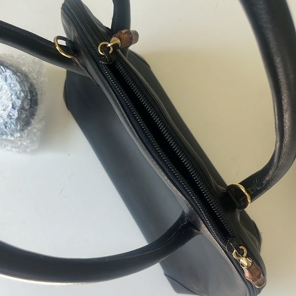 Gucci Black Leather Two Way Bag with Bamboo and Gold (strap included) 100% auth - Picture 5 of 6